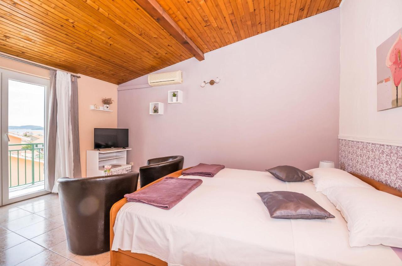 Apartments And Room Zinka Водице Екстер'єр фото