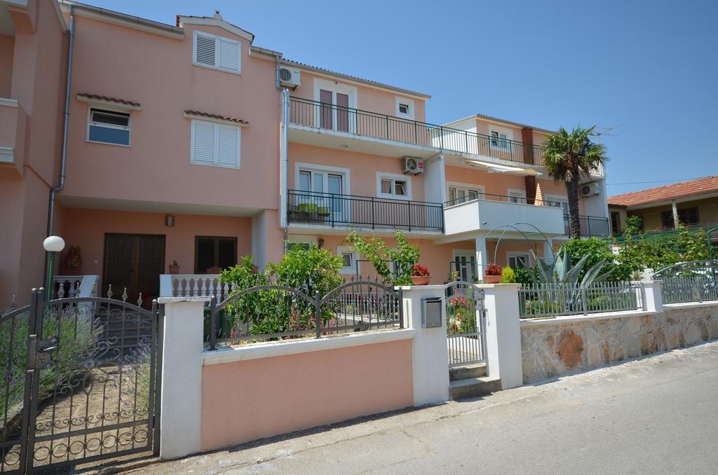 Apartments And Room Zinka Водице Екстер'єр фото