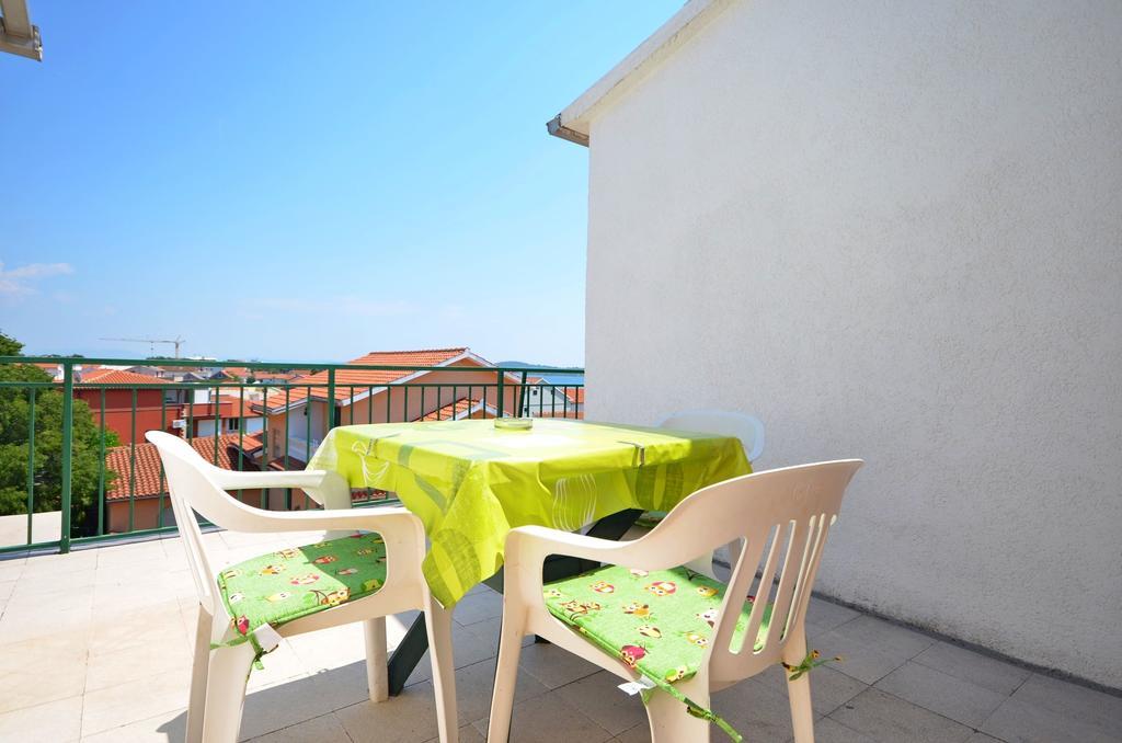 Apartments And Room Zinka Водице Екстер'єр фото