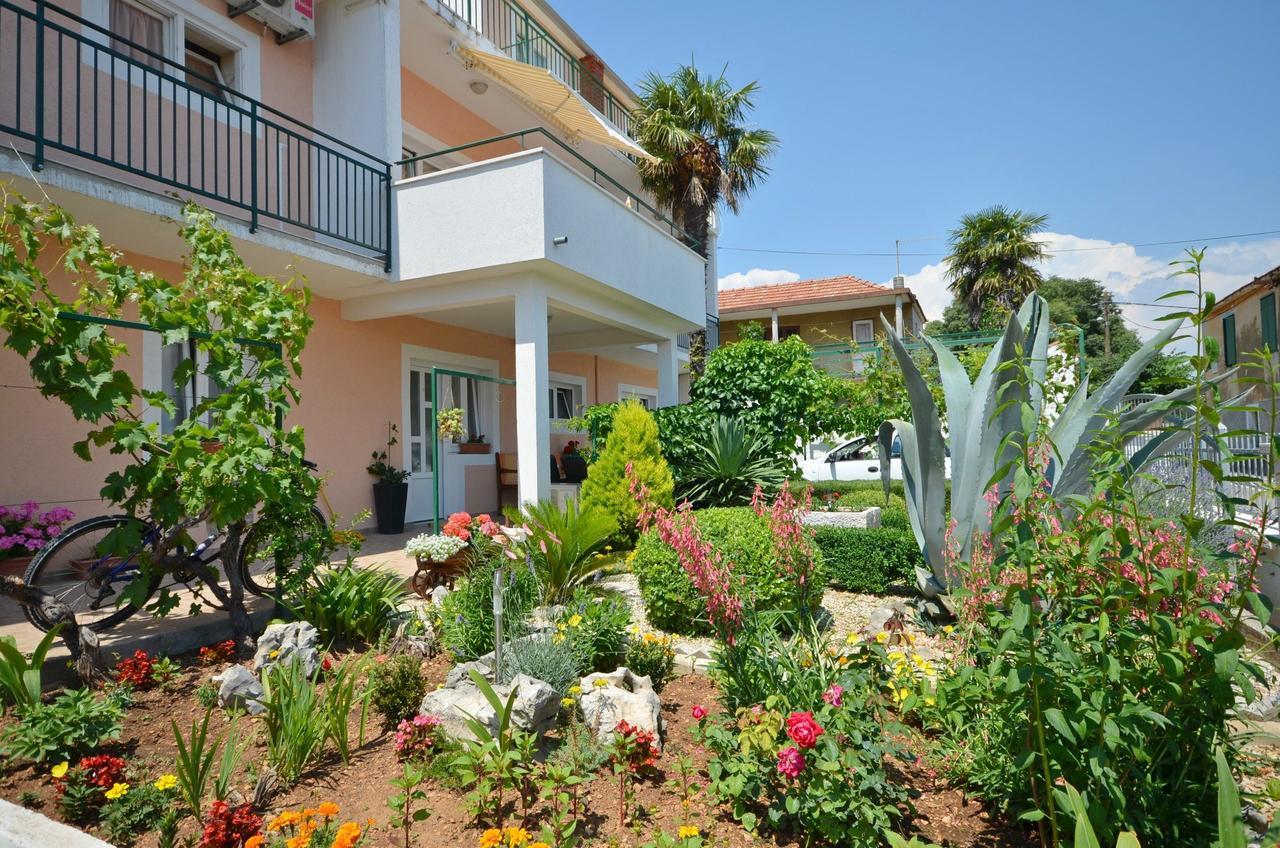 Apartments And Room Zinka Водице Екстер'єр фото
